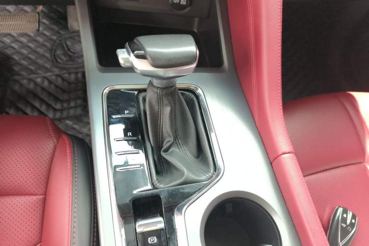 Used CHANGAN CS75 PLUS 2022 Classic Edition 1.5T Automatic Pioneer Model Gear Lever