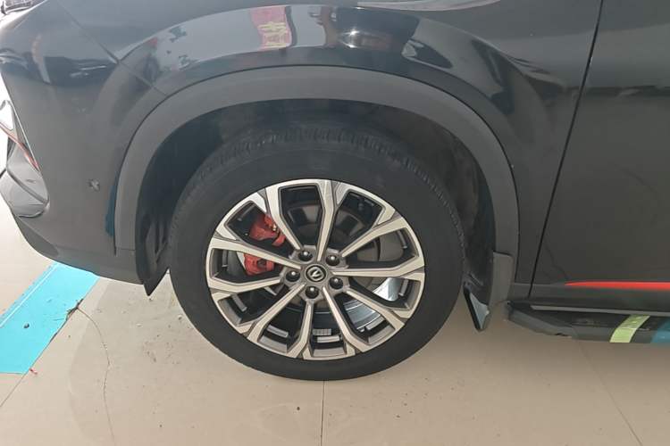 Used CHANGAN CS75 PLUS 2022 2.0T Automatic Flagship Edition Left Front Wheel Hub