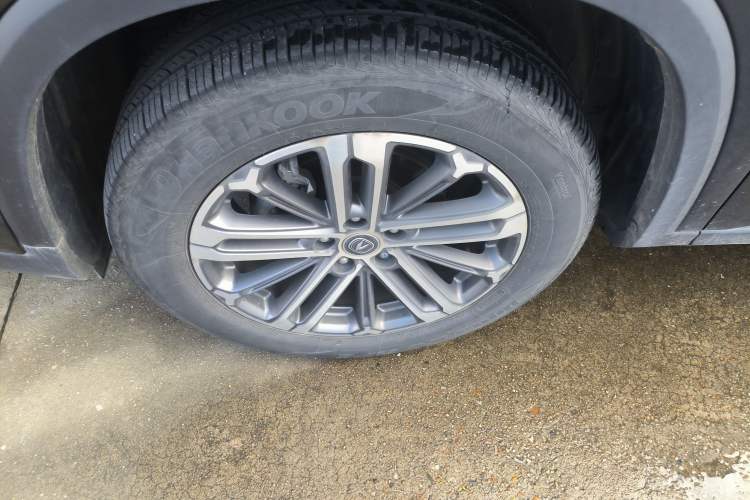 Used CHANGAN CS75 PLUS 2022 1.5T Automatic Luxury Model Left Front Wheel Hub