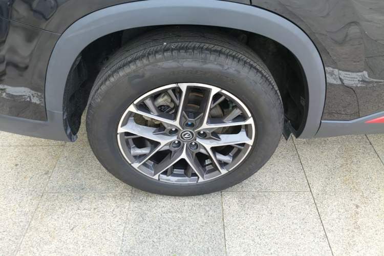 Used CHANGAN CS75 PLUS 2022 2nd Generation 1.5T Automatic Prestige Version Right Rear Wheel Hub
