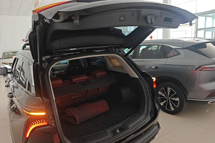 Used CHANGAN CS75 PLUS 2022 2.0T Automatic Flagship Edition Trunk