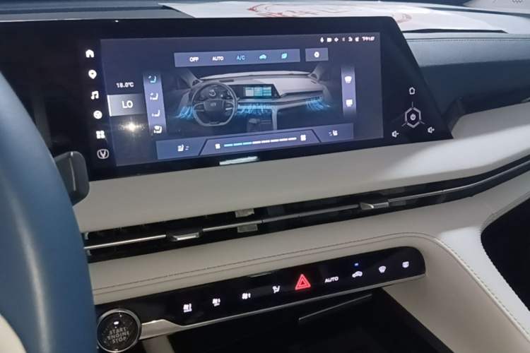 Used CHANGAN CS75 PLUS 2022 2nd Generation 2.0T Automatic Navigation Version Audio And AC Panel