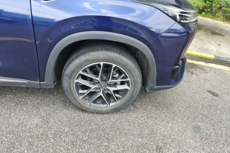 Used CHANGAN CS75 PLUS 2022 2nd Generation 1.5T Automatic Pilot Version Right Front Wheel Hub