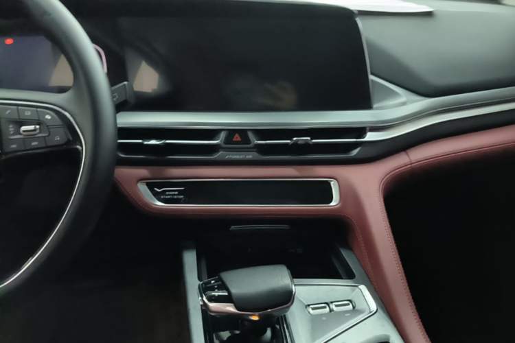 Used CHANGAN CS75 PLUS 2022 1.5T Automatic Luxury Model Audio And AC Panel