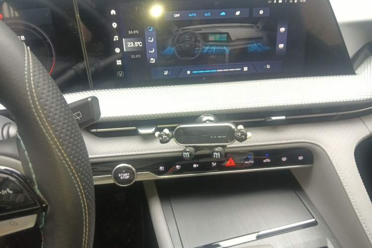 Used CHANGAN CS75 PLUS 2022 2nd Generation 1.5T Automatic Prestige Version Audio And AC Panel