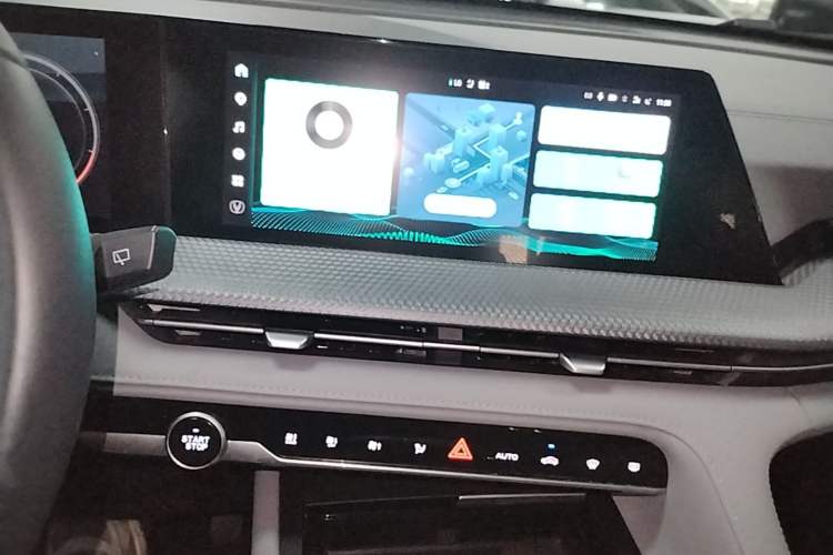 Used CHANGAN CS75 PLUS 2022 2nd Generation 1.5T Automatic Prestige Version Audio And AC Panel