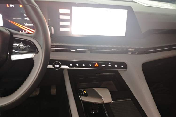 Used CHANGAN CS75 PLUS 2022 2nd Generation 1.5T Automatic Prestige Version Audio And AC Panel