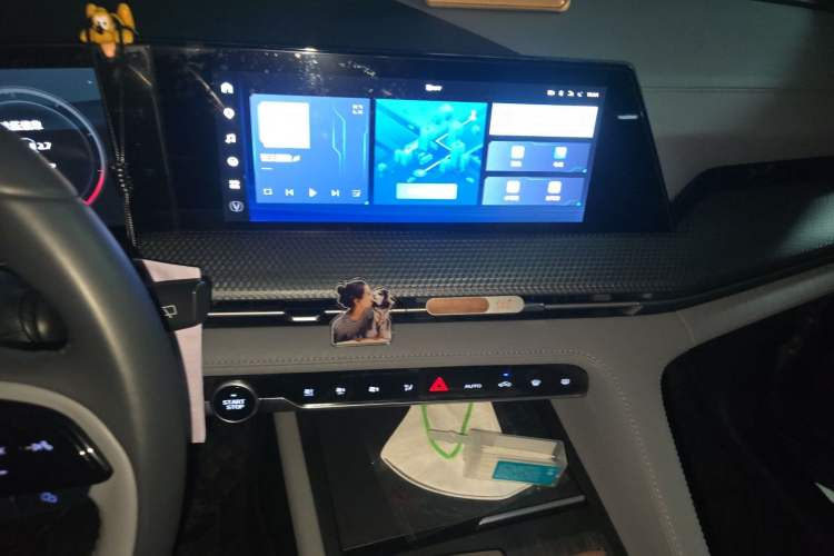 Used CHANGAN CS75 PLUS 2022 2nd Generation 1.5T Automatic Prestige Version Audio And AC Panel