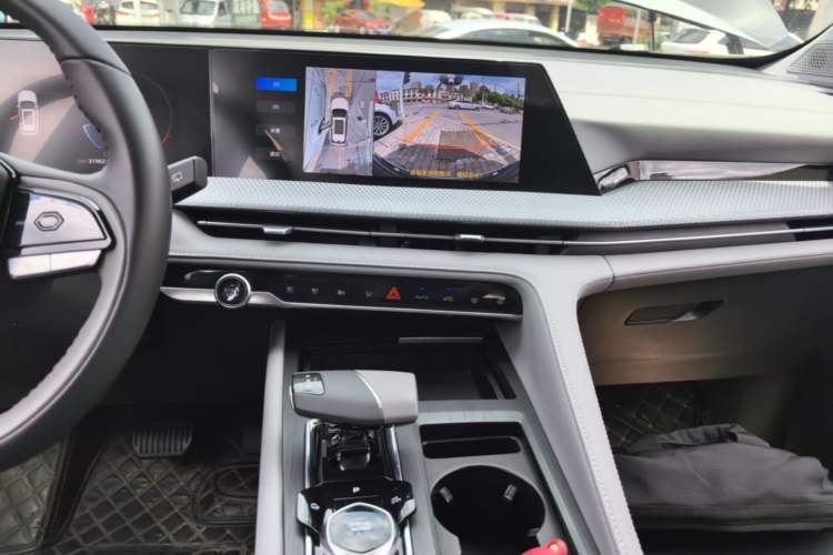 Used CHANGAN CS75 PLUS 2022 Second-Generation 2.0T Automatic Prestige Model Audio And AC Panel