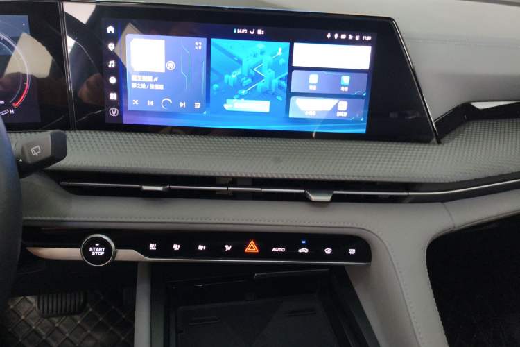 Used CHANGAN CS75 PLUS 2022 2nd Generation 1.5T Automatic Pilot Version Audio And AC Panel