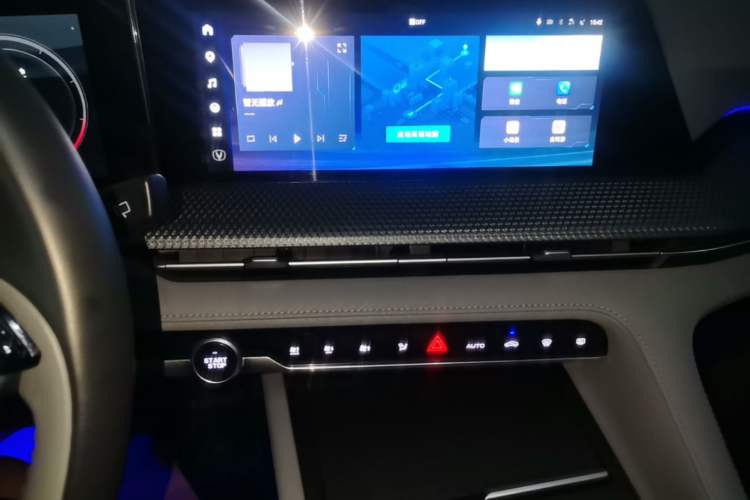 Used CHANGAN CS75 PLUS 2022 2nd Generation 1.5T Automatic Prestige Version Audio And AC Panel