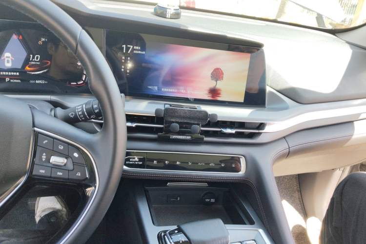 Used CHANGAN CS75 PLUS 2022 1.5T Automatic Luxury Model Audio And AC Panel