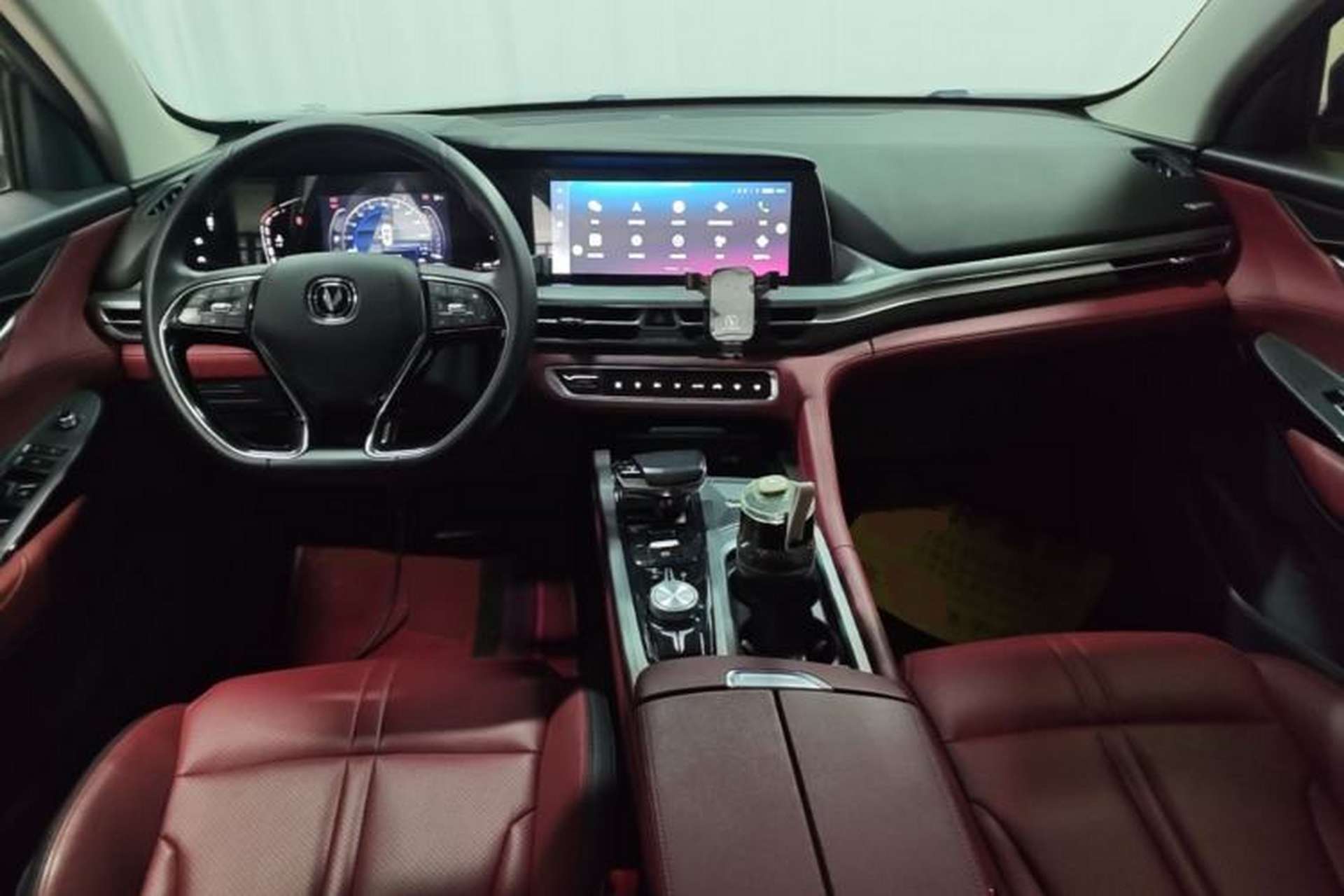 Used CHANGAN CS75 PLUS 2022 1.5T Automatic Luxury Model Center Console