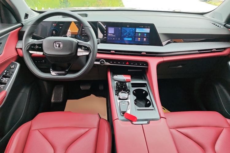 Used CHANGAN CS75 PLUS 2022 2nd Generation 1.5T Automatic Pilot Version Center Console