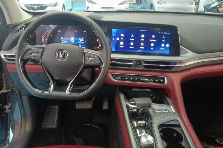 Used CHANGAN CS75 PLUS 2022 1.5T Automatic Luxury Model Center Console