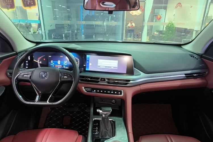 Used CHANGAN CS75 PLUS 2022 Classic Edition 1.5T Automatic Pioneer Model Center Console