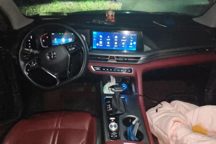 Used CHANGAN CS75 PLUS 2022 Classic Edition 1.5T Automatic Pioneer Model Center Console