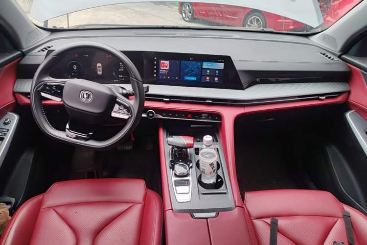 Used CHANGAN CS75 PLUS 2022 2nd Generation 1.5T Automatic Luxury Edition Center Console