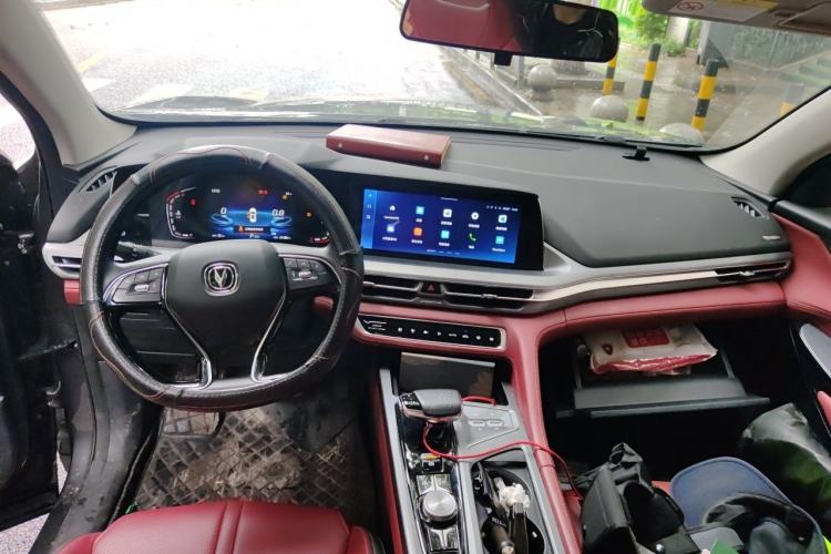Used CHANGAN CS75 PLUS 2022 Classic Edition 1.5T Automatic Pioneer Model Center Console