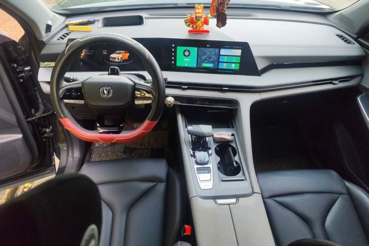 Used CHANGAN CS75 PLUS 2022 2nd Generation 1.5T Automatic Pilot Version Center Console