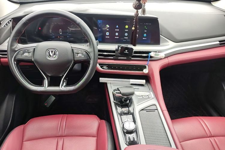 Used CHANGAN CS75 PLUS 2022 Classic Edition 1.5T Automatic Pioneer Model Center Console