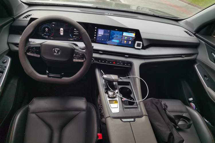 Used CHANGAN CS75 PLUS 2022 2nd Generation 1.5T Automatic Prestige Version Center Console