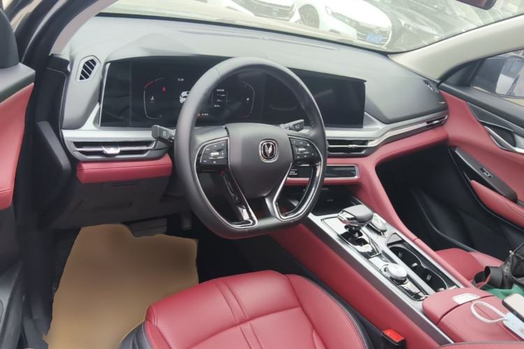 Used CHANGAN CS75 PLUS 2022 1.5T Automatic Luxury Model Center Console