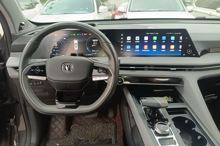 Used CHANGAN CS75 PLUS 2022 2nd Generation 2.0T Automatic Flagship Version Center Console