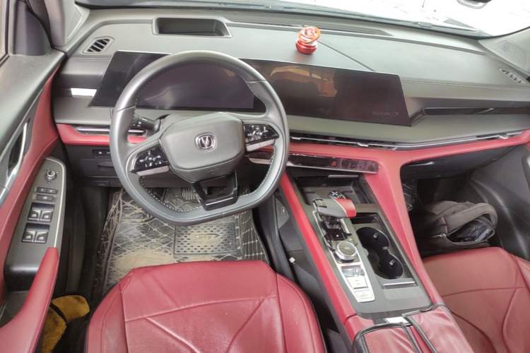 Used CHANGAN CS75 PLUS 2022 2nd Generation 2.0T Automatic Navigation Version Center Console