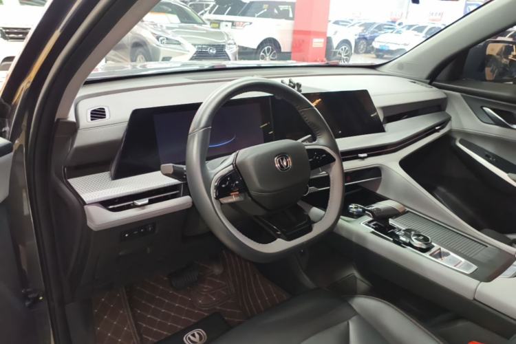 Used CHANGAN CS75 PLUS 2022 2nd Generation 1.5T Automatic Prestige Version Center Console