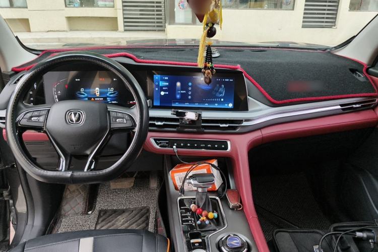 Used CHANGAN CS75 PLUS 2022 Classic Edition 1.5T Automatic Pioneer Model Center Console