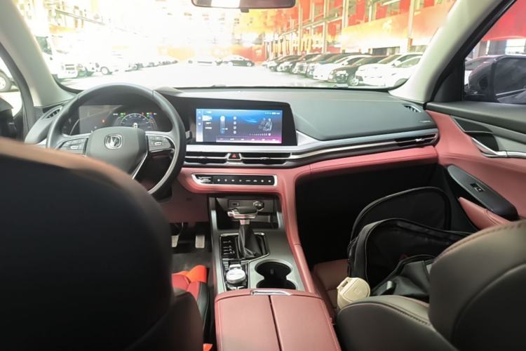 Used CHANGAN CS75 PLUS 2022 Classic Edition 1.5T Automatic Pioneer Model Center Console
