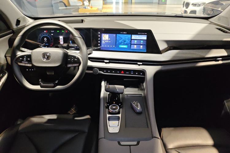 Used CHANGAN CS75 PLUS 2022 2nd Generation 1.5T Automatic Pilot Version Center Console