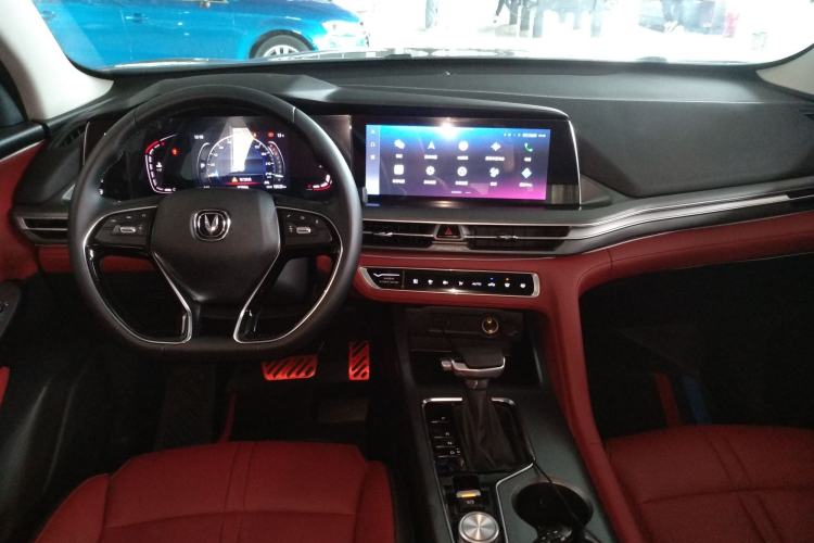 Used CHANGAN CS75 PLUS 2022 Classic Edition 1.5T Automatic Pioneer Model Center Console