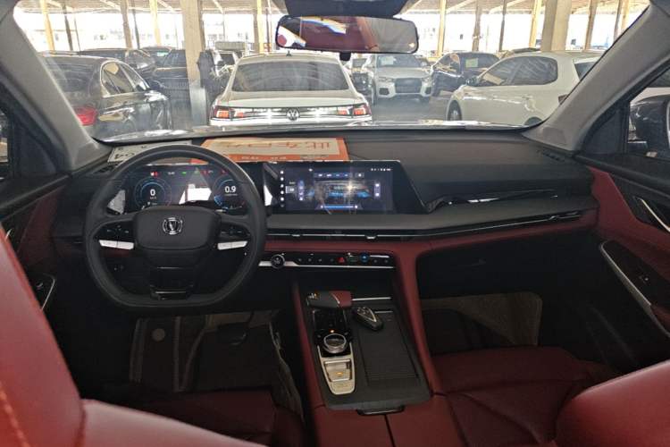 Used CHANGAN CS75 PLUS 2022 2nd Generation 1.5T Automatic Luxury Version Center Console