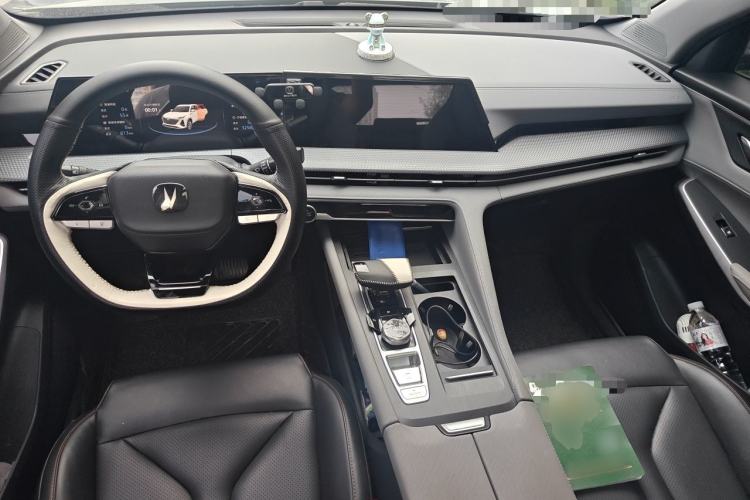 Used CHANGAN CS75 PLUS 2022 2nd Generation 1.5T Automatic Prestige Version Center Console