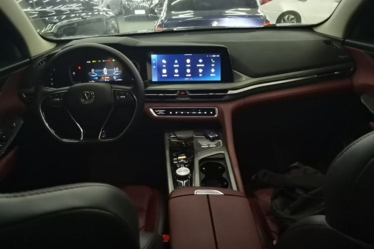 Used CHANGAN CS75 PLUS 2022 Classic Edition 1.5T Automatic Pioneer Model Center Console