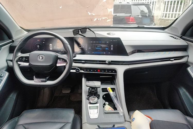 Used CHANGAN CS75 PLUS 2022 2nd Generation 1.5T Automatic Prestige Version Center Console
