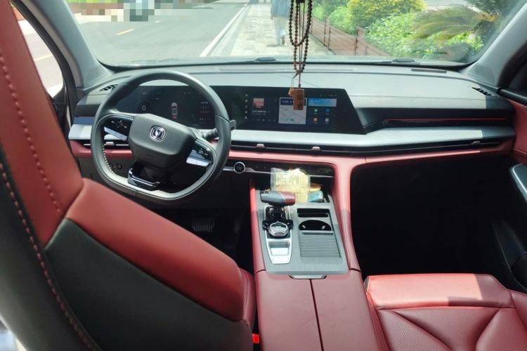 Used CHANGAN CS75 PLUS 2022 Second-Generation 2.0T Automatic Prestige Model Center Console