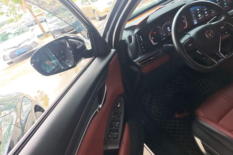 Used CHANGAN CS75 PLUS 2022 1.5T Automatic Luxury Model Driver Seat