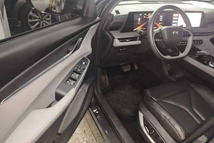 Used CHANGAN CS75 PLUS 2022 2nd Generation 1.5T Automatic Prestige Version Driver Seat