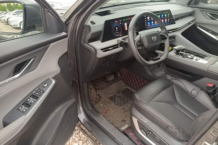 Used CHANGAN CS75 PLUS 2022 2nd Generation 2.0T Automatic Flagship Version Driver Seat