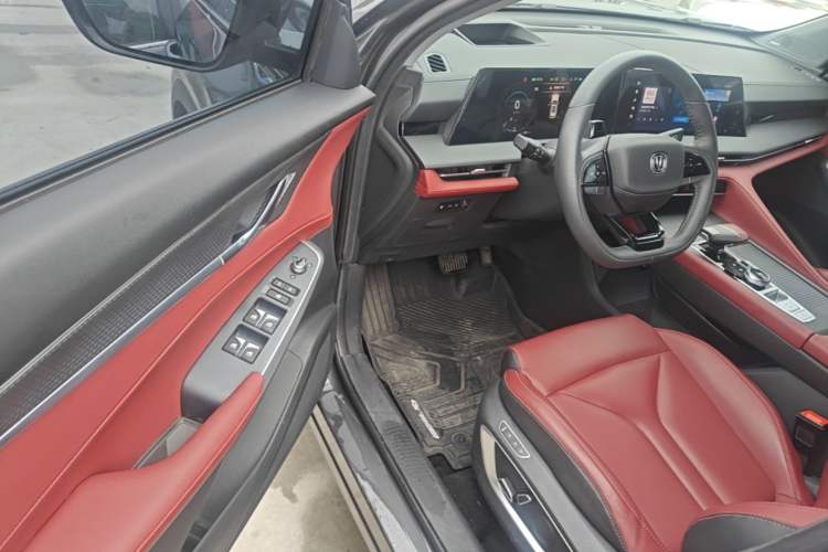 Used CHANGAN CS75 PLUS 2022 2nd Generation 2.0T Automatic Flagship Version Driver Seat