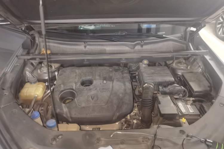 Used CHANGAN CS75 PLUS 2022 1.5T Automatic Luxury Model Engine Bay