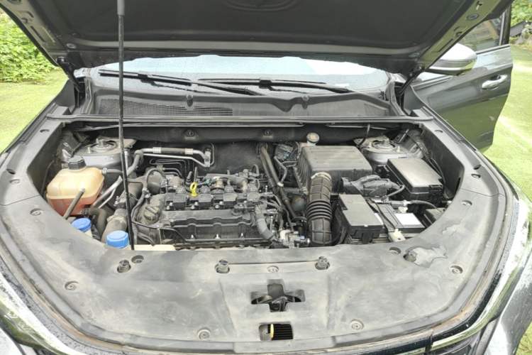 Used CHANGAN CS75 PLUS 2022 Classic Edition 1.5T Automatic Pioneer Model Engine Bay