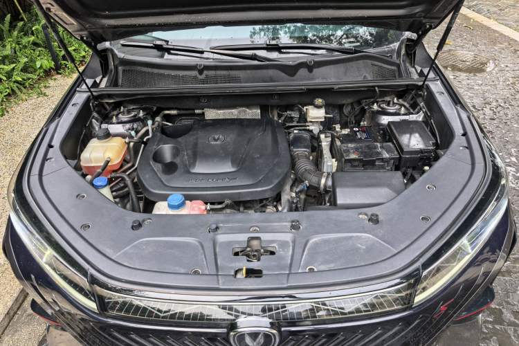 Used CHANGAN CS75 PLUS 2022 2nd Generation 1.5T Automatic Prestige Version Engine Bay