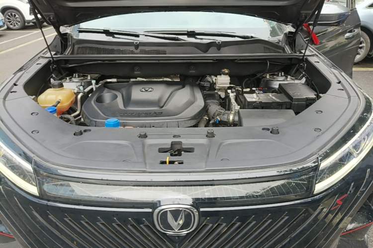Used CHANGAN CS75 PLUS 2022 2nd Generation 1.5T Automatic Prestige Version Engine Bay
