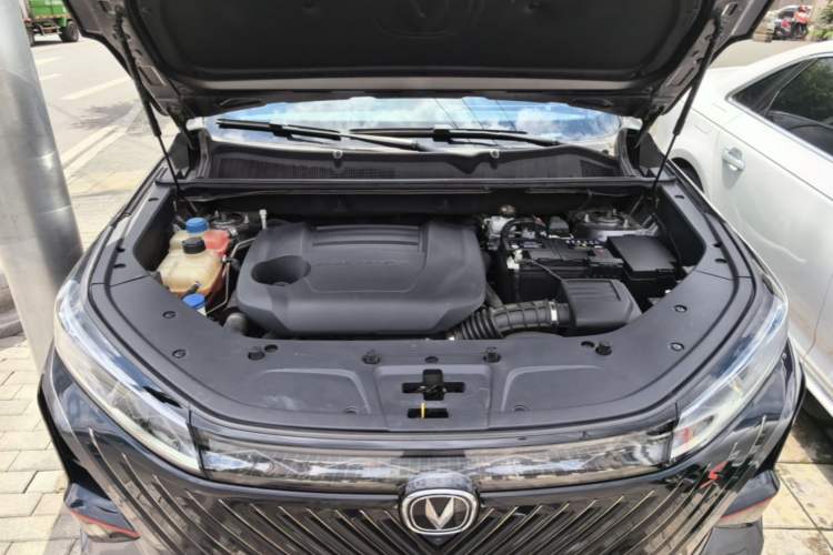 Used CHANGAN CS75 PLUS 2022 Second-Generation 2.0T Automatic Prestige Model Engine Bay