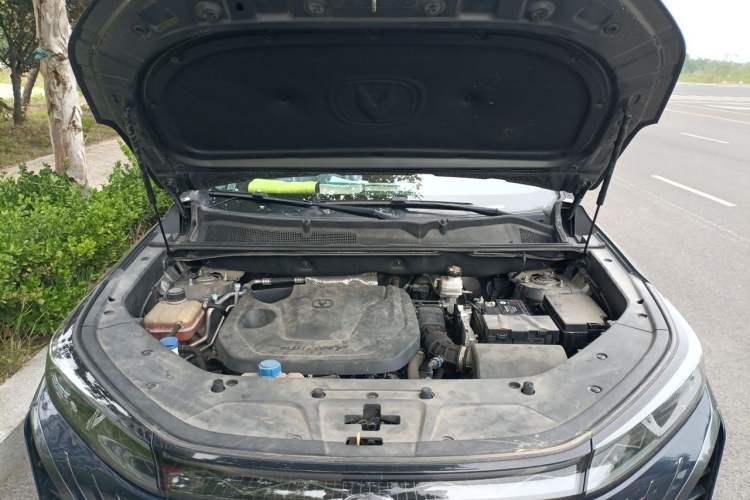 Used CHANGAN CS75 PLUS 2022 2nd Generation 1.5T Automatic Prestige Version Engine Bay