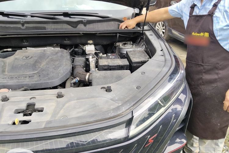 Used CHANGAN CS75 PLUS 2022 2nd Generation 1.5T Automatic Luxury Edition Engine Bay Left